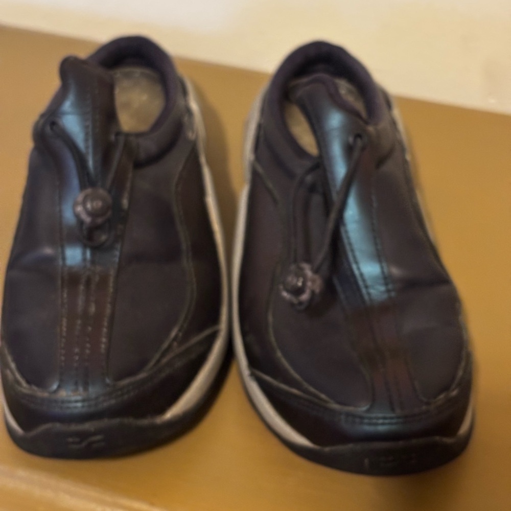 Nike air heel Slip-On Shoes with Toggle Closure